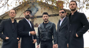 Ünlü oyuncu Kubilay Aka'nın çıplak fotoğrafları ve cinsel içerikli videoları ifşa oldu! Binlerce dolar ödedi