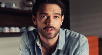 Ünlü oyunu Furkan Andıç Konuşanlar’a katıldığına pişman oldu: Hasan Can Kaya ünlü oyuncuya demediğini bırakmadı