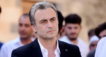 Ünlü sanatçı Kutsi’nin eşinden magazin gündemini sarsacak şiddet itirafı: ‘Çocuklarımla beraber şiddet görüyorum’