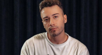 Ünlü YouTube fenomeni Enes Batur’un eski sevgilisi Ecenaz Üçer’in seksi videosu sosyal medyayı karıştırdı