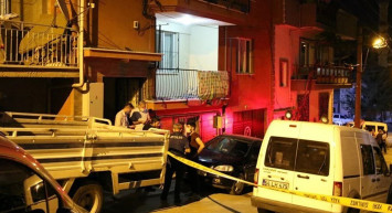 Uşak'ta Kocasını 3 Yerinden Bıçakladı: Cinayet Sebebi Ortaya Çıktı!