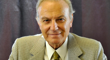 Usta oyuncu Ediz Hun'dan şaşırtan itiraf: O isimleri tek tek sıraladı! ''Kadir İnanır, Türkan Şoray...''