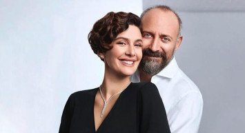 'Vatanın neresi!' Bergüzar Korel herkesei Londra'ya çağırdı tepkiler gecikmedi