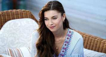 Yalı Çapkını'nın Seyranı Afra Saraçoğlu'ndan yeni proje! Bomba iddia hayranlarını heyecanlandırdı...