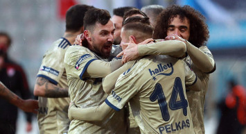 Yıldız Futbolcunun Menajerinden Fenerbahçe Yönetimine Sert Sözler!