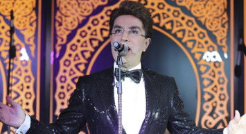 Yılmaz Morgül sahneden Yıldız Tilbe'ye ilan-ı aşk edince konserdeki seyirciler neye uğradığını şaşırdı!