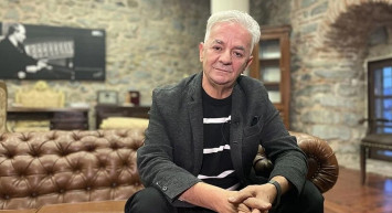 Zafer Algöz 24 gün içinde iki büyük acıyla sarsıldı! Önce annesi şimdi ise babası...