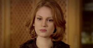 Oyuncu Farah Zeynep Abdullah, Kendisine Küfür Eden Takipçisine Küfürle Karşılık Verdi