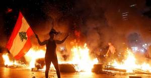 Ekonomik Kriz Protestoları: 40 Yaralı