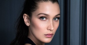 Bella Hadid’in Dişlerini Fırçaladığı Video Çok Konuşuldu
