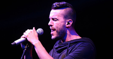 Cem Adrian İlk Kez Harbiye'de Konser Verdi