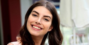 Deniz Baysal, Saçlarını Kendisi Kesti