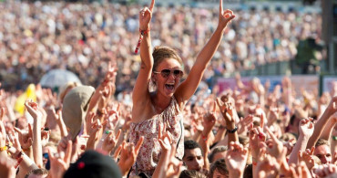 Dünyanın En İlginç Festivalinde Kadınlara Yaptıklarına Akıl Sır Ermiyor