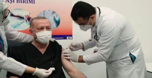 Cumhurbaşkanı Erdoğan'a Aşı Yapan Doktor En Çok Merak Edilen Konu Oldu