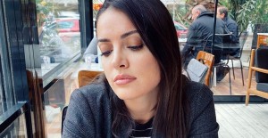 Coronavirüs Nedeniyle Kendini Eve Kapatan İrem Sak’tan Eğlenceli Paylaşım
