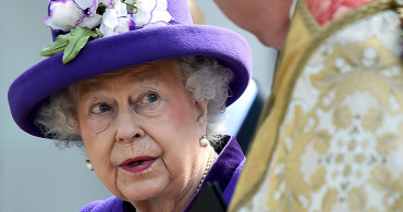 Şarkıcı Elthon John, Kraliçe Elizabeth'in Yeğenine Tokat Atarken Gördüğünü Söyledi