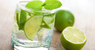30 Gün Limonlu Su İçerseniz Ne Olur? Aç Karnına İçince Faydasına İnanamayacaksınız!