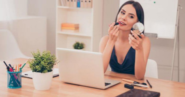 Ofis Çalışanları İçin Makyaj Rehberi