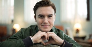 Mustafa Ceceli Kanser Hastası Çocuklara Konser Verdi