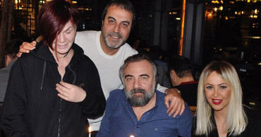 Oktay Kaynarca'ya Dostlarından Erken Doğum Günü Sürprizi