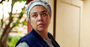 Yeşim Ceren Bozoğlu Bacak Pozuyla Olay Oldu