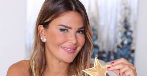 Özlem Yıldız Terasta Bronzlaştı