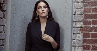 Pelin Akil: Beyaz Sabun Aşeriyorum
