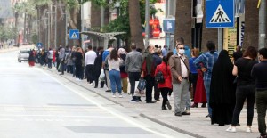 PTT Şubesi Önünde 500 Metrelik Kuyruk