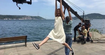 Ünlü Oyuncuların Birbirinden İlginç Set Halleri