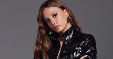 Serenay Sarıkaya Gözlüklü Paylaşımı
