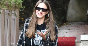 Serenay Sarıkaya, Erkek Kuaförüne Yanlışlıkla Girdiği Anları Tiye Aldı