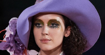 New York Moda Haftasının Yıldız Saç ve Makyajı
