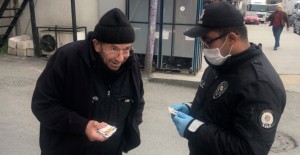 Polis Yasağa Aldırış Etmeyen Yaşlıları Yakaladı