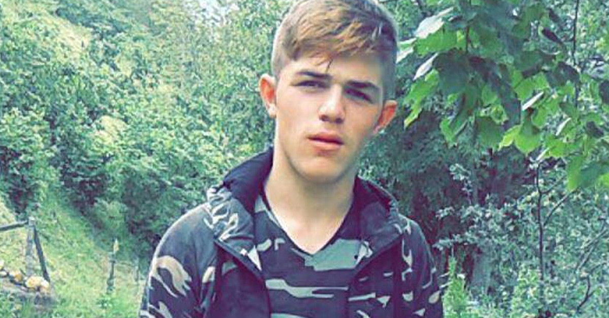 Fotoğrafı orata çıktı