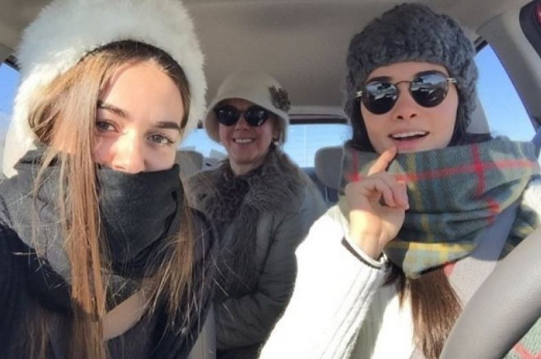 Bensu ve Hande Soral kardeşlerin Annesi