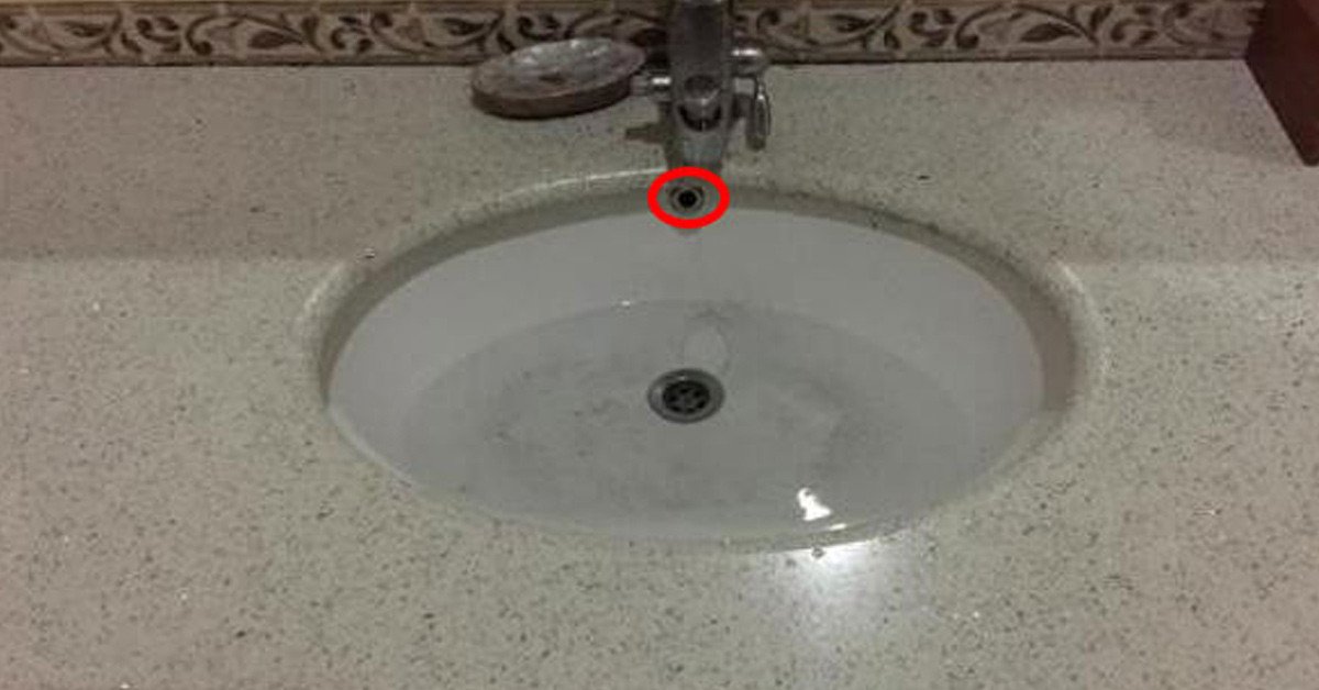 LAVABOLARDAKİ DELİK