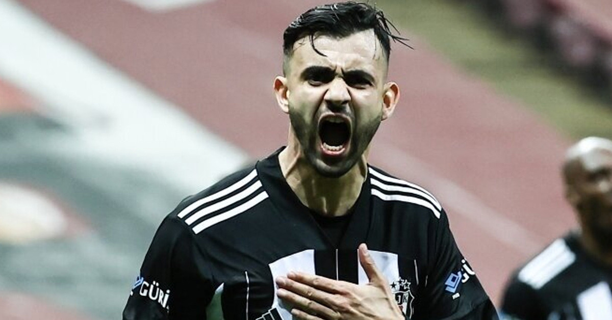 HANGİ MEVKİDE OYNUYOR?