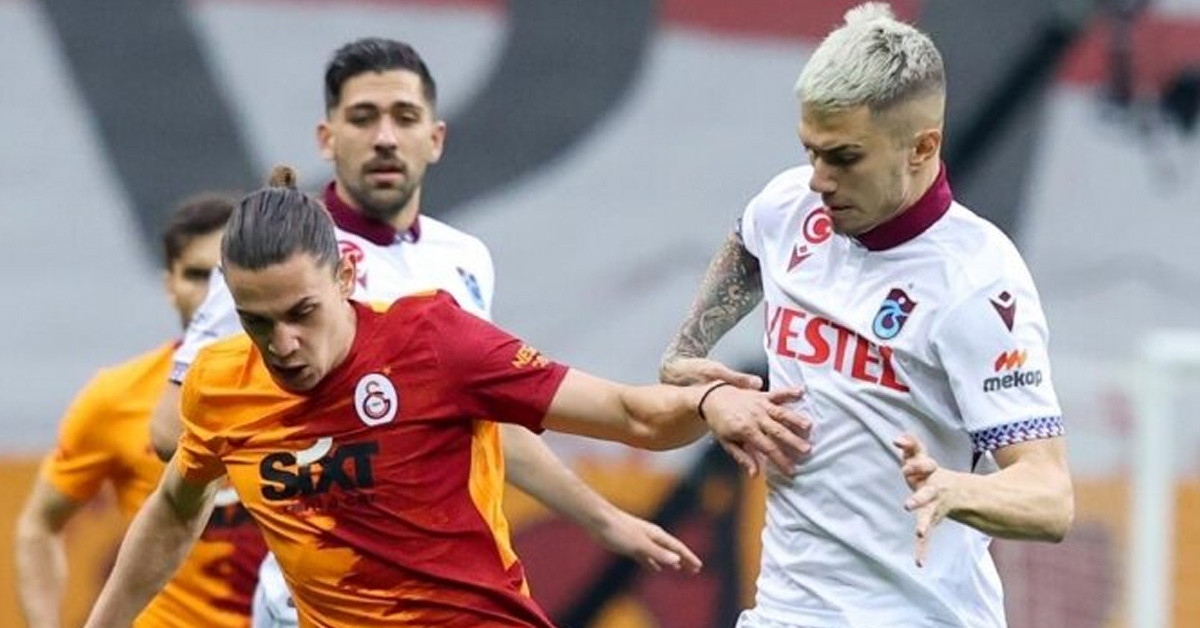 HANGİ MEVKİDE OYNUYOR?