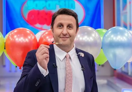 İLKER AYRIK KİMDİR?