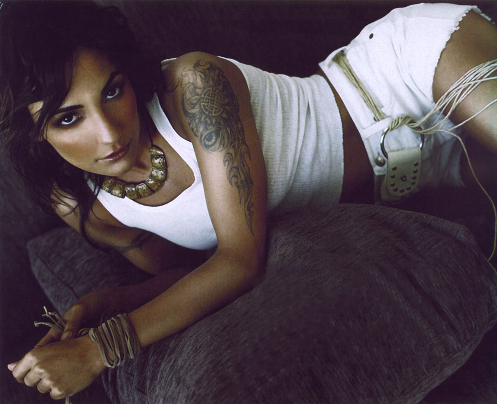 Bir Dönemin Rock'çı Duayenlerinden Olan Özlem Tekin'in Kıskanılası Hayatına Ait 20 Fotoğraf