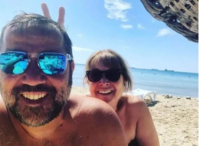 Ata Demirer ve annesi