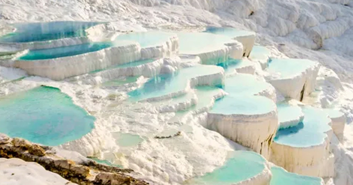 3.  PAMUKKALE VE HİERAPOLİS MİLLİ PARKI, DENİZLİ