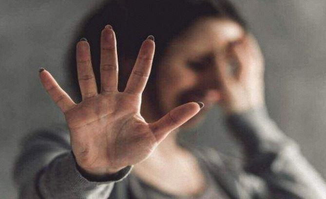 KAMYONUN ÖNÜNE ATLADIM