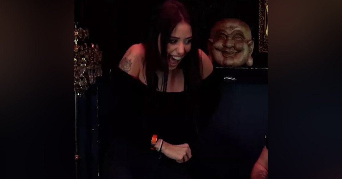 'Üste bir şey giymedim'