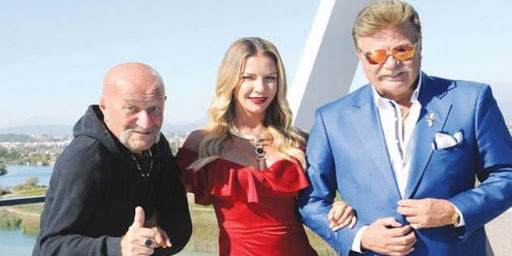 HEP KÖTÜ ROLLERLE TANINDI