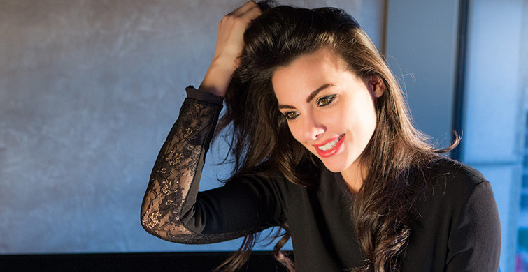 Tuvana Türkay Fotoğrafları - Tuvana Türkay Resimleri