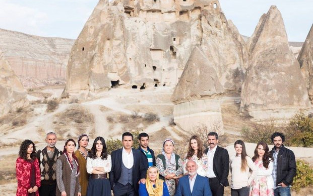 Aşk Ve Mavi Oyuncuları