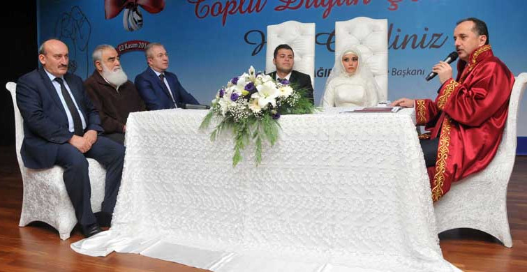 Düğünde İlahi Eşliğinde Oynayan Çift Tartışmaların Odağı Oldu