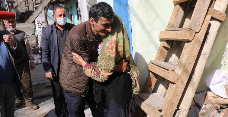15 Yıl Sonra Oğluna Kavuşan Anne: Öldüğü Haberi Gelmişti