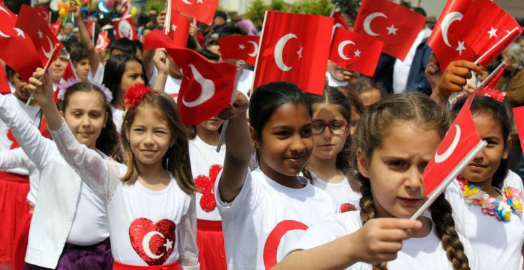 23 Nisan Çocuk Bayramı için kız ve erkek çocuk kostüm önerileri